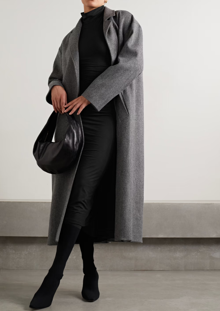 chic minimalist outfit- gray-jacket-and-black-dress